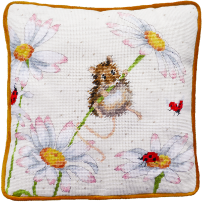 Mouse and daisy tapestry kit